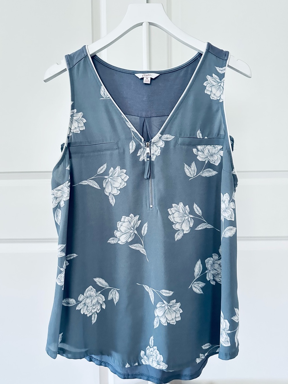 Women’s Candie’s Sleeveless Gray & White Floral Blouse Size XL